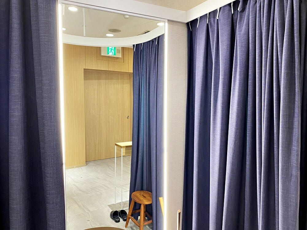 FABRIC TOKYO(ファブリックトウキョウ) 新宿店 試着室の鏡ライト