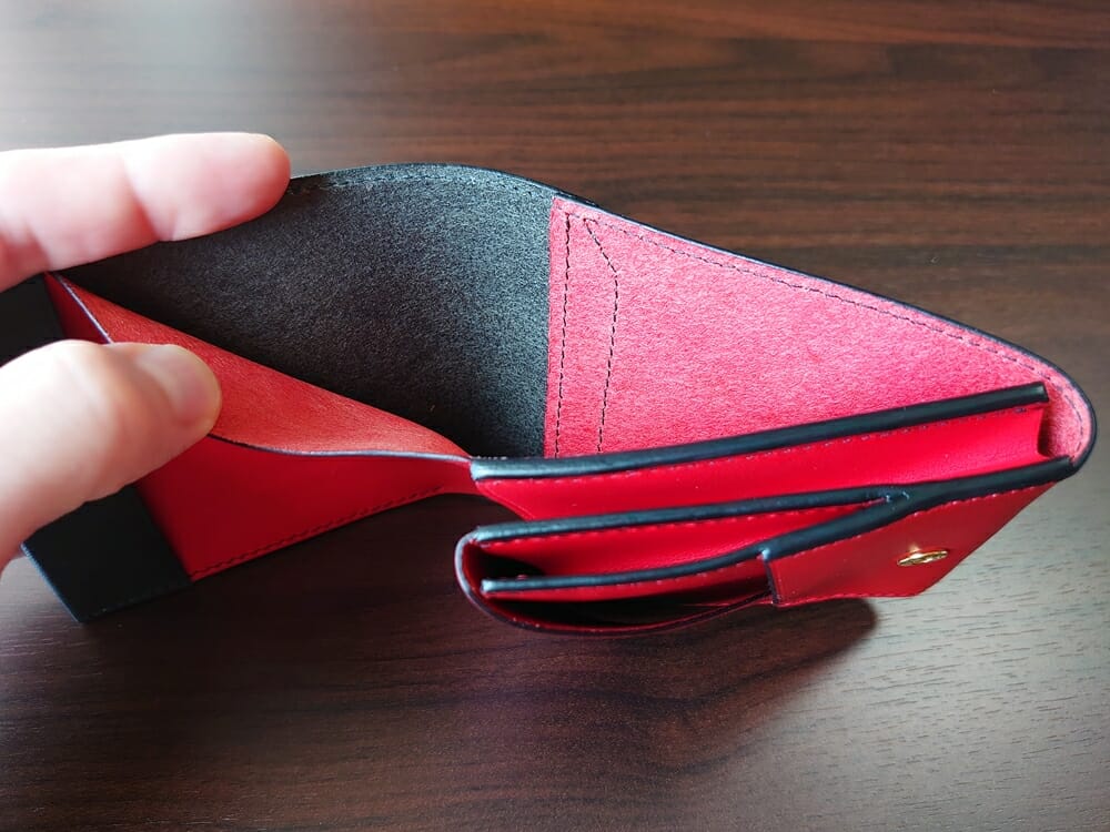 リスシオ ショート財布「Black x Red」NIBUR（ニブール）Mens Leather Store（メンズレザーストア）札入れ