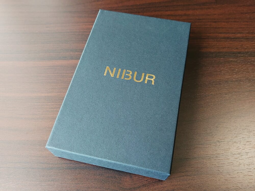 リスシオ ショート財布「Black x Red」NIBUR（ニブール）Mens Leather Store（メンズレザーストア）パッケージング