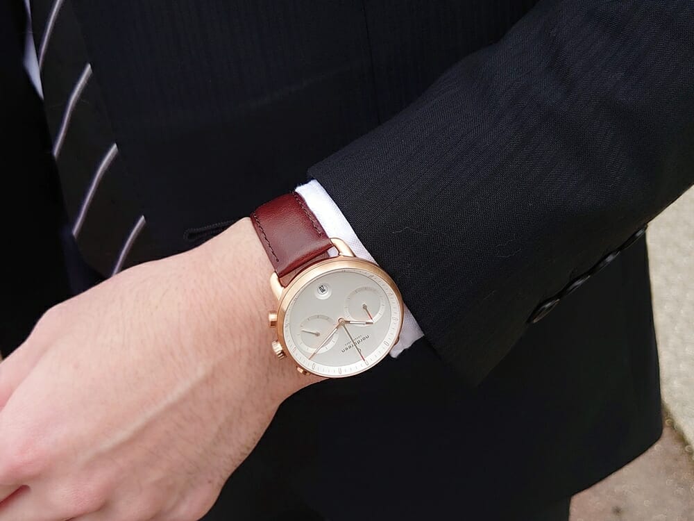 ビジネス腕時計 ビジネスマン スーツ Nordgreen ノードグリーン Pioneer パイオニア 着用2 カスタムファッションマガジン