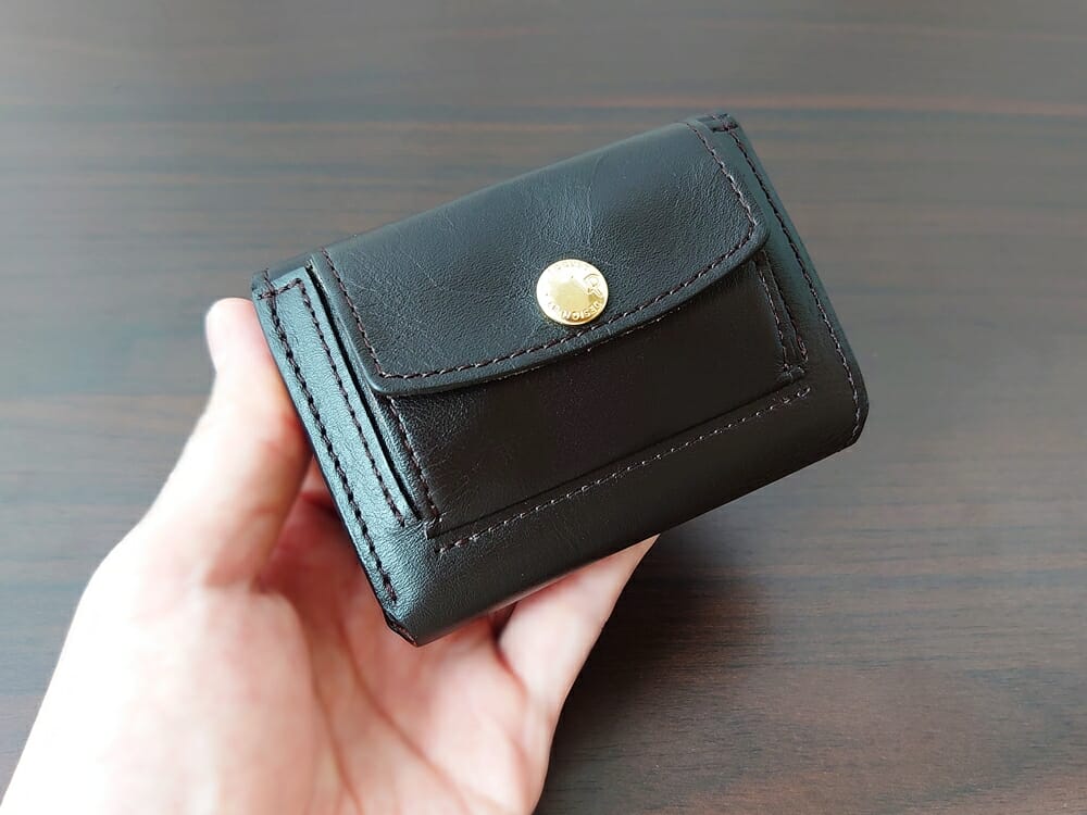 LIFE POCKET（ライフポケット）MiniWallet3 ミニウォレット3 espresso エスプレッソ 使い勝手 収納後の財布の厚み2