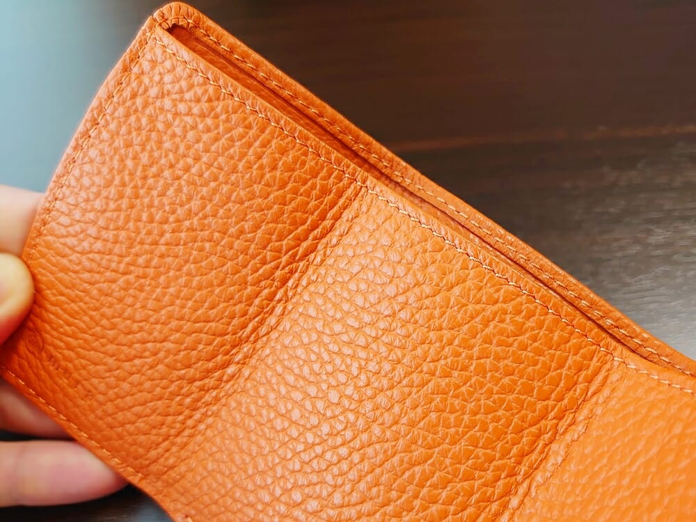 三つ折り財布 ST-909 イタリア製シュリンクレザー スキミング防止機能付 ミニ財布（オレンジ）MURA（ムラ）レザーの質感