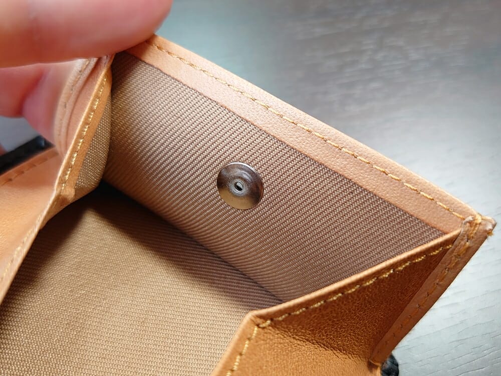 二つ折り財布 st-819 イタリアンレザー（フルグレイン）スキミング防止機能付 MURA（ムラ）スナップボタン HATO-HASHI 日本製 裏の留め具