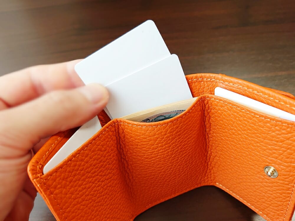 三つ折り財布 ST-909 イタリア製シュリンクレザー スキミング防止機能付 ミニ財布（オレンジ）MURA（ムラ）カードポケットの使い心地
