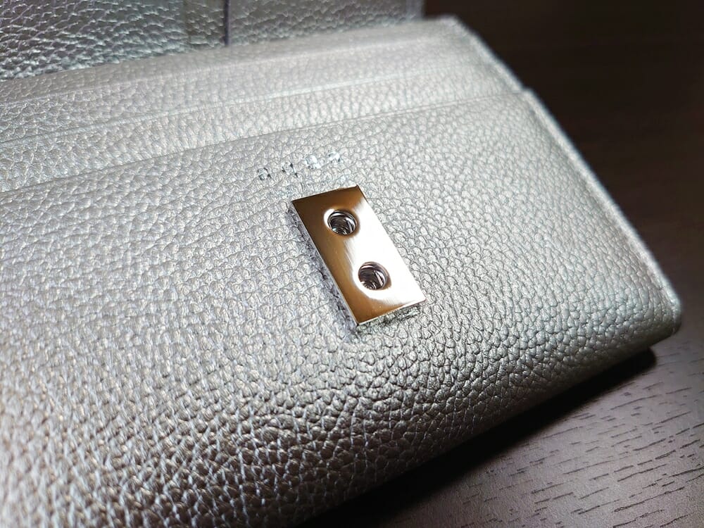 山藤 YAMATOU マルチパーパス サファイアシュリンク SS210500 シーシェルピンク レディース財布 内装デザイン スナップボタン2