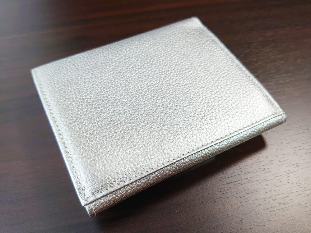 山藤 YAMATOU マルチパーパス サファイアシュリンク SS210500 シーシェルピンク レディース財布 デザイン 裏