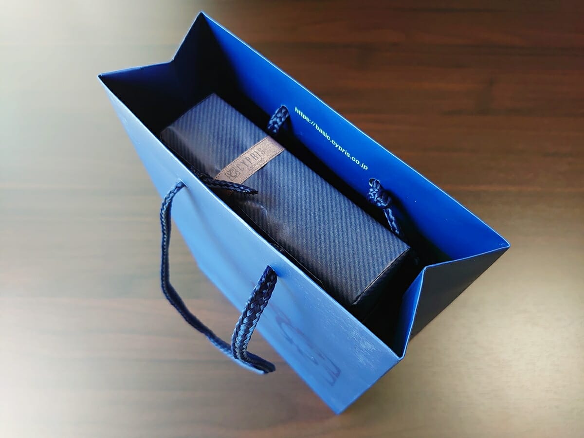 キプリス（CYPRIS）ラウンドファスナーハニーセル長財布（カスタムオーダー）ギフト包装 パッケージング ショップ袋 サイズ感2