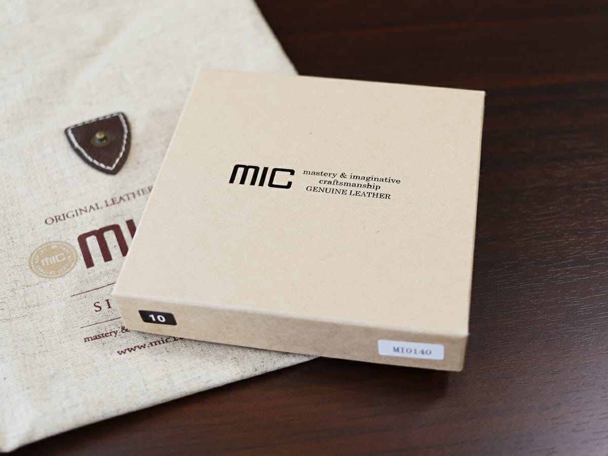 カク（QUAKU）ミニL字ファスナー財布 MI0140 ブラック mic（ミック）パッケージ 箱1