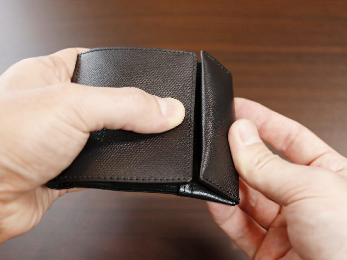 薄い財布 abrAsus アブラサス SUPERCLASSIC スーパークラシック 薄型二つ折り財布 メンズ レビュー 不満点1