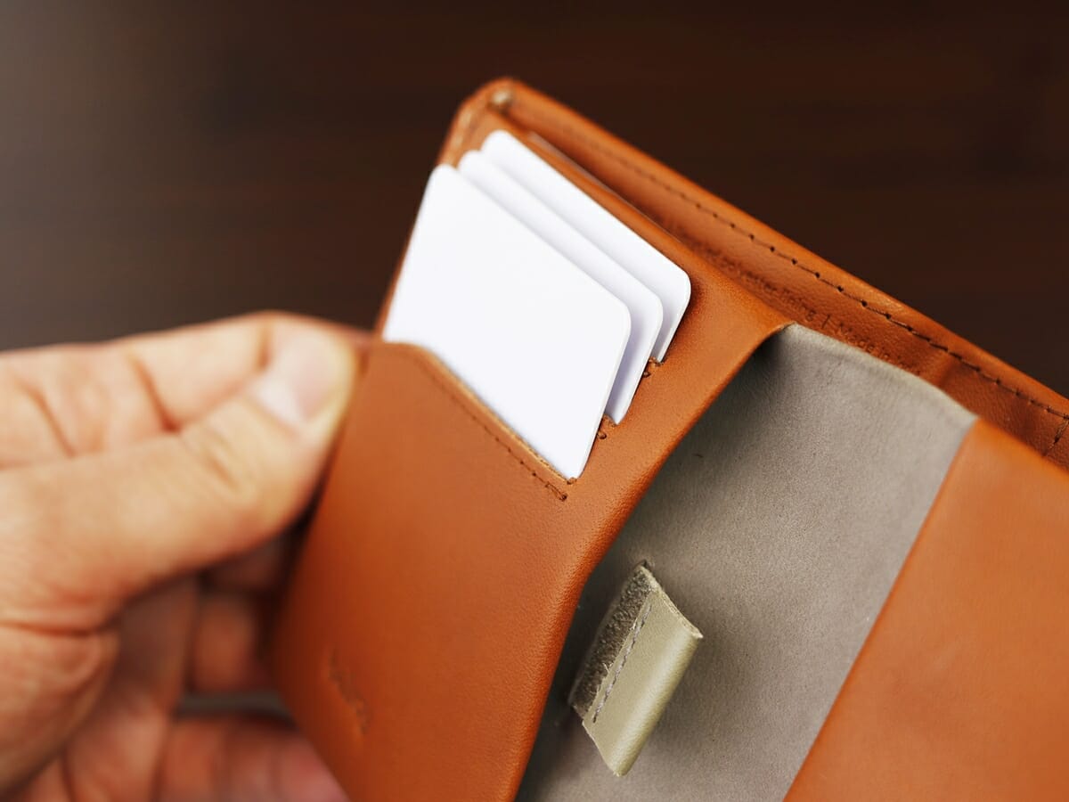 Coin Wallet（コインウォレット）小銭入れ付き薄型二つ折り財布 bellroy（ベルロイ）財布レビュー 使い心地 カードポケット2