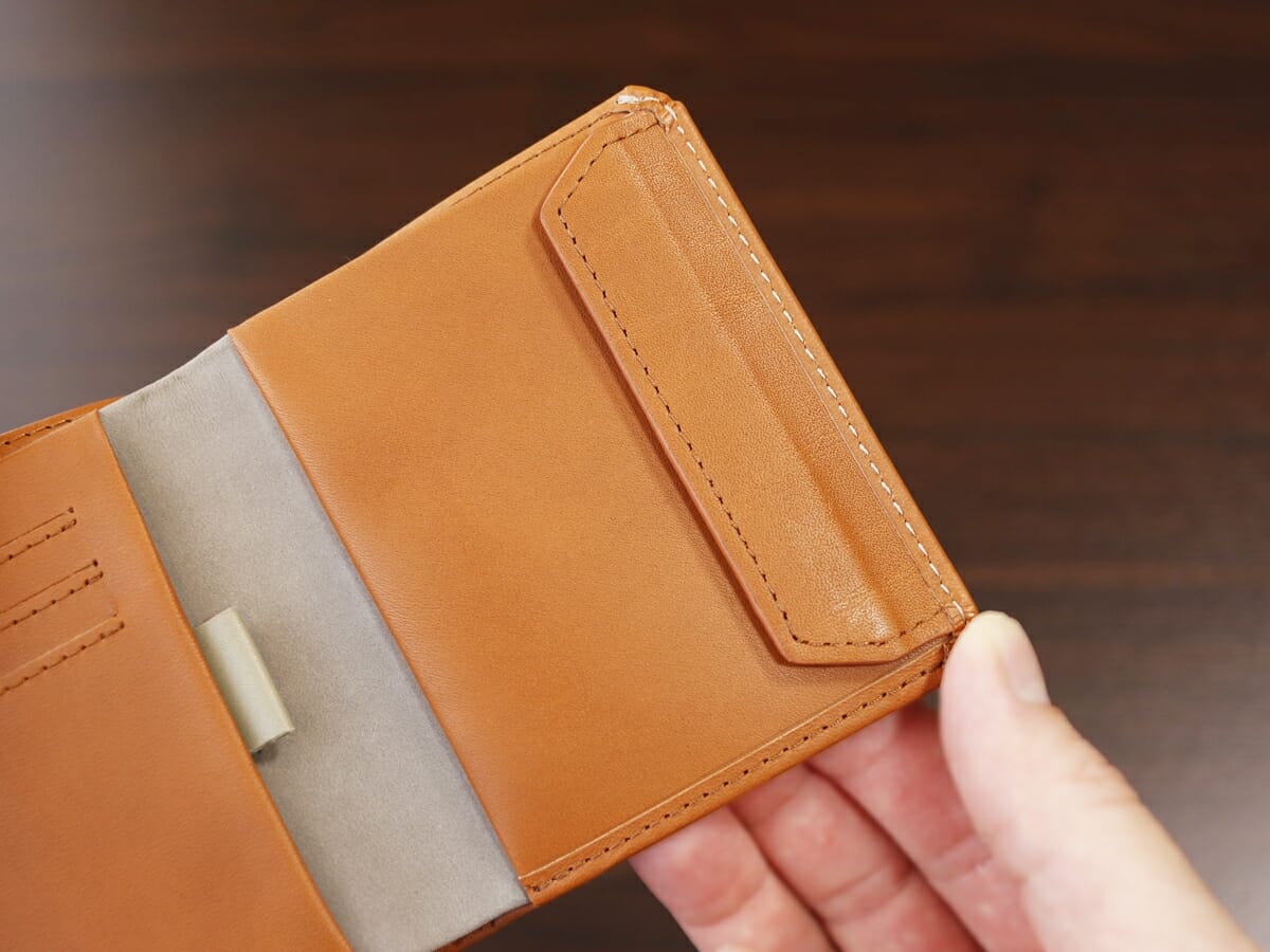 Coin Wallet（コインウォレット）小銭入れ付き薄型二つ折り財布 bellroy（ベルロイ）財布レビュー 小銭入れ1