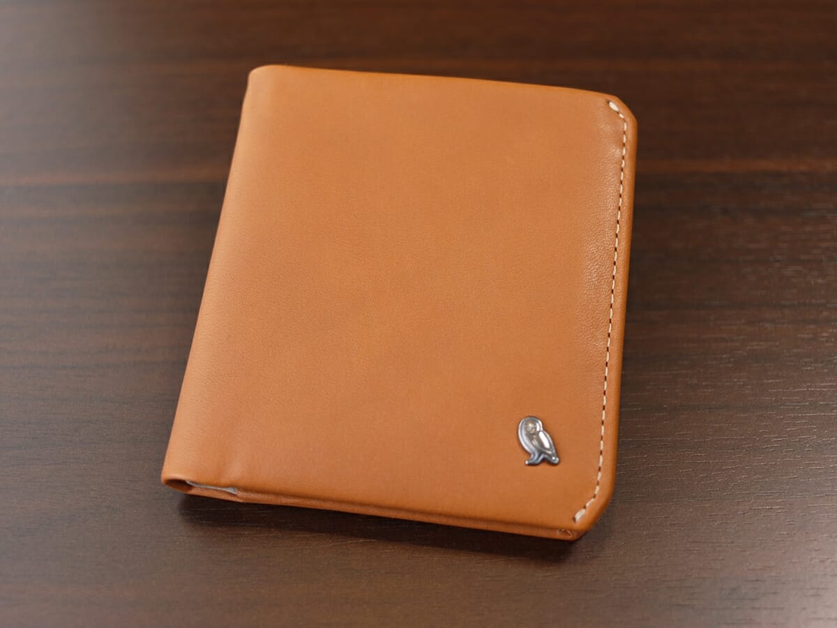 Coin Wallet（コインウォレット）小銭入れ付き薄型二つ折り財布 bellroy（ベルロイ）財布レビュー 外装デザインとレザーの質感