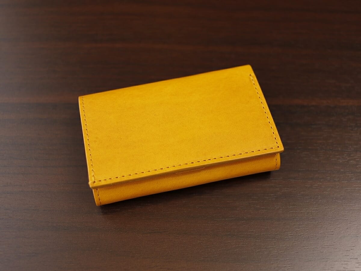 straccio superiore ストラッチョ スペリオーレ m+ エムピウ 財布レビュー 外装デザイン レザーの質感1