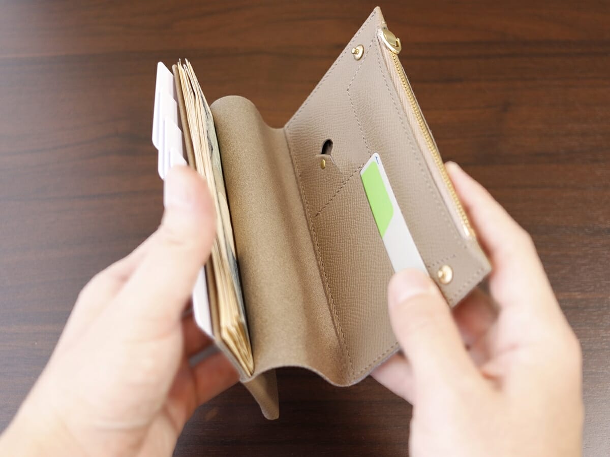 小さく薄い長財布Uno（ウーノ）moku モク もく ノブレッサカーフ 財布レビュー 使い心地6