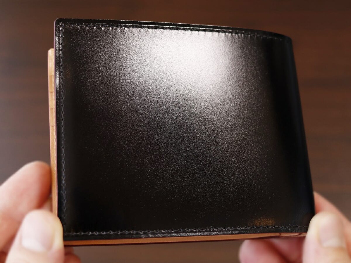 CORDOVAN コードバン 小銭入れ付き二つ折り財布 GANZO ガンゾ 財布レビュー 外装デザイン レザーの質感2