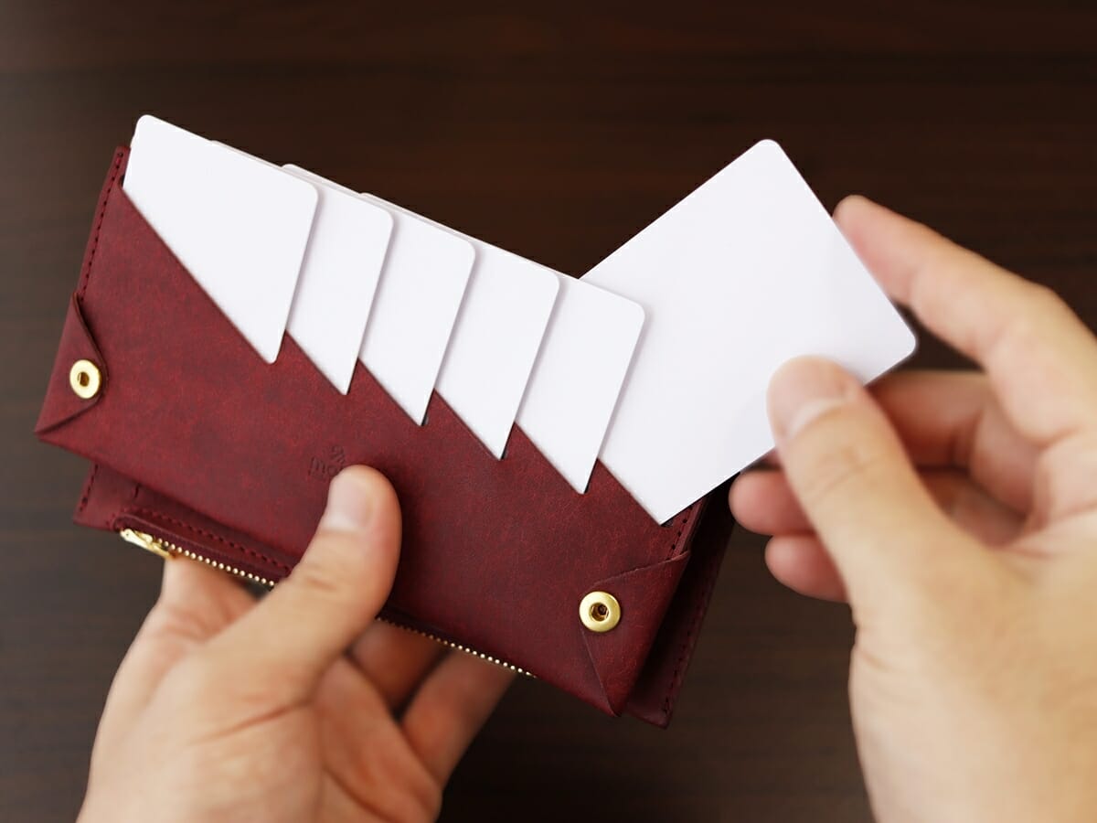 小さく薄い長財布Uno（ウーノ）moku モク もく プエブロレザー 財布レビュー 使い心地 カードポケット1