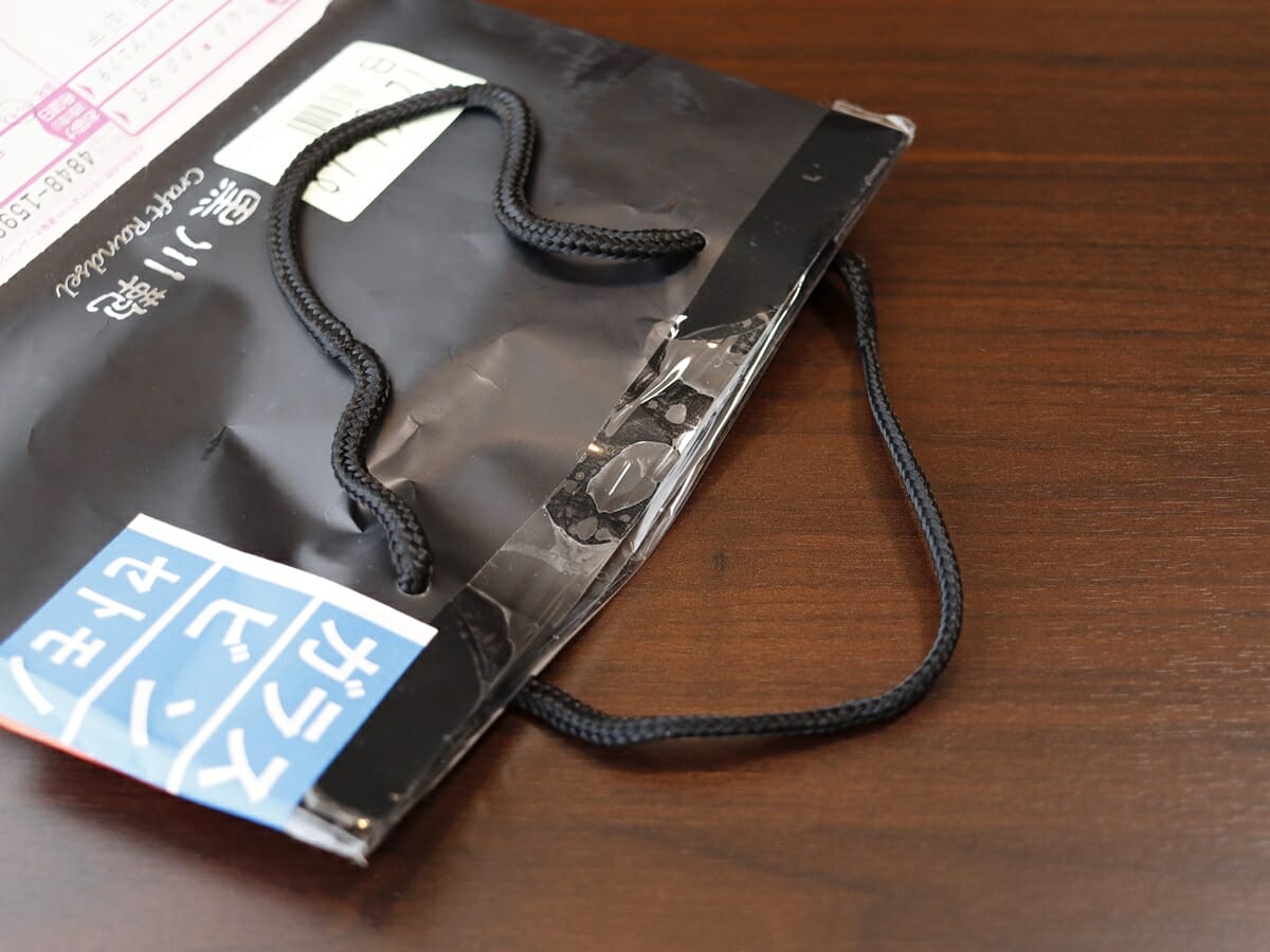 黒川鞄工房 コードバン つや有り 二つ折り財布 小銭入れ付き 財布レビュー パッケージング 梱包 化粧箱2