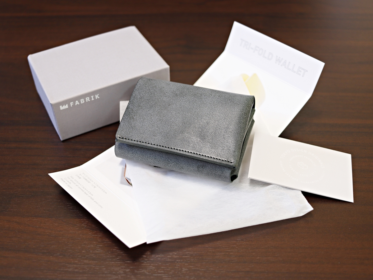FABRIK（ファブリック）しっかり入ってコンパクトな財布 TRI-FOLD WALLET 三つ折り財布 レビュー パッケージング 化粧箱4