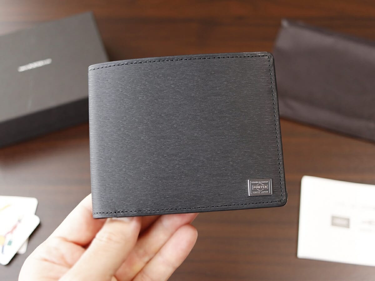 新品同様 ポーター カレント 二つ折り財布 ブラック レザー エンボス 大人気 レビュー】PORTER CURRENT（ポーター カレント）二つ折り財布