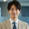 ベージュスーツを着用した男性