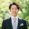 結婚式 ブラックスーツを着用した男性